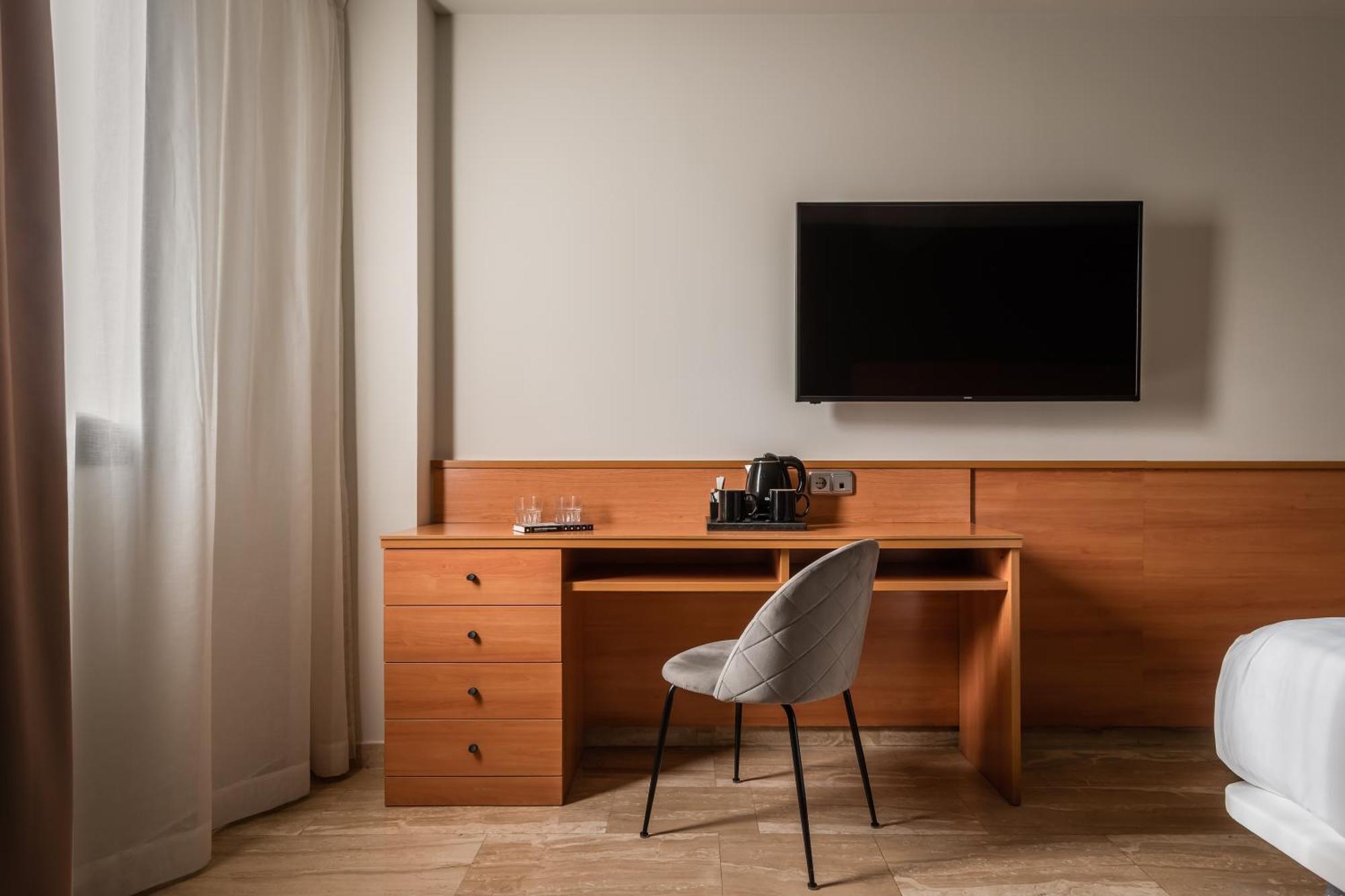 Hotel Sb Express Tarragona Kültér fotó